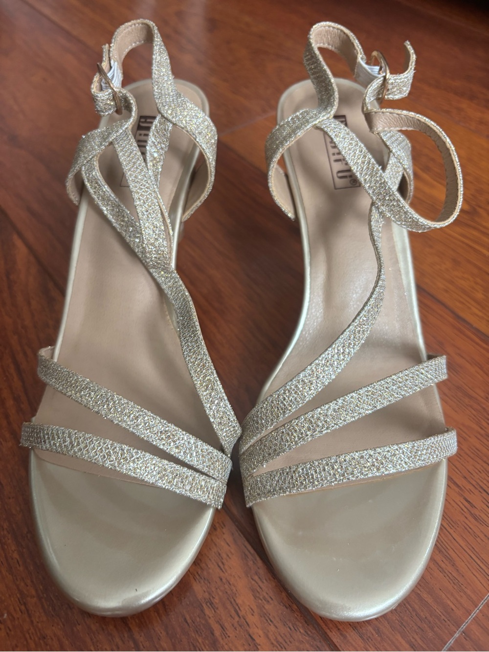 IDIFU Women's Glitter Gold silver Strappy Heels size 8 worn once